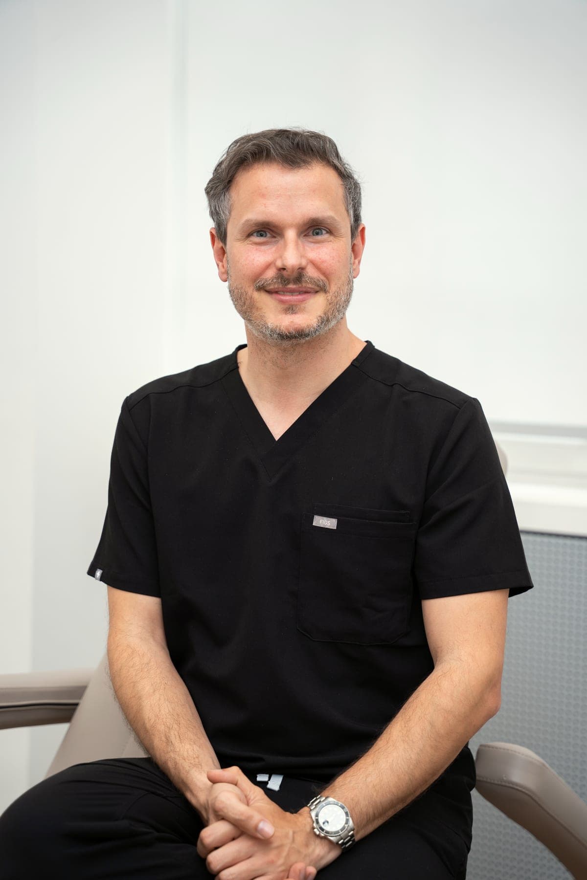 Dr. Alex Dumitrescu — Facharzt für Plastische und Ästhetische Chirurgie in Düsseldorf